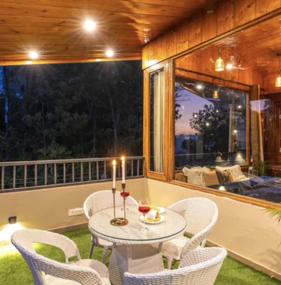 Scenic 3 BR Villa near Kasauli with WiFi, Cook, TV, etc